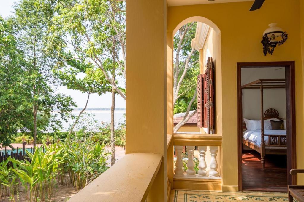 Hotel Le Relais De Chhlong Kratié Esterno foto